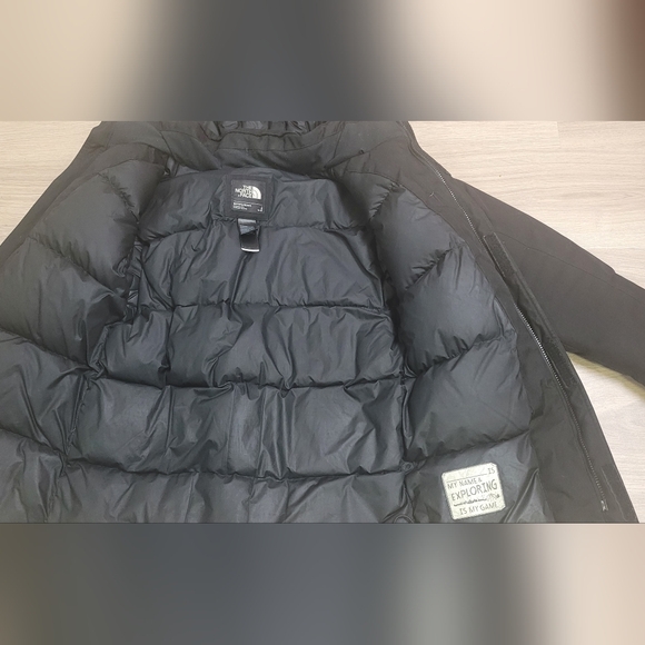 The North Face Kids Black Jacket - Picture 2 of 8